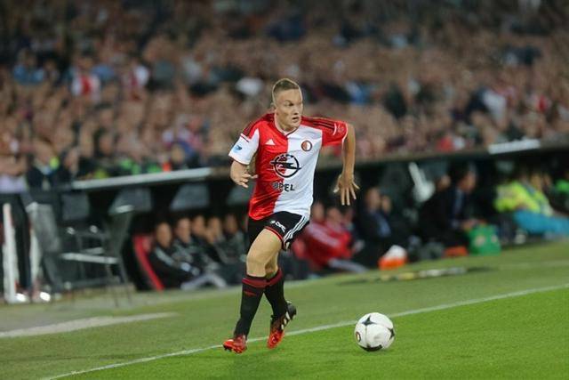 王哲林22+10上海险胜浙江 张帆20分北控胜广州